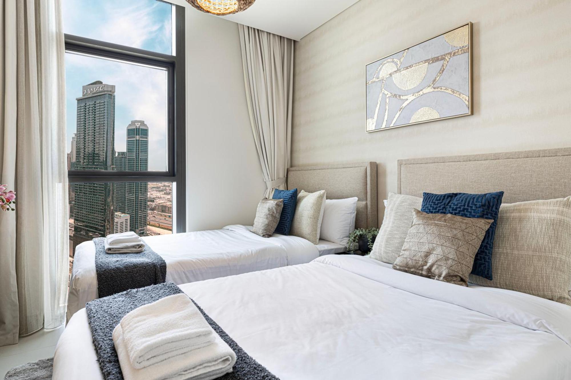 Burj Crown - Sky High, Downtown Ocean View, Opposite Mall Appartement